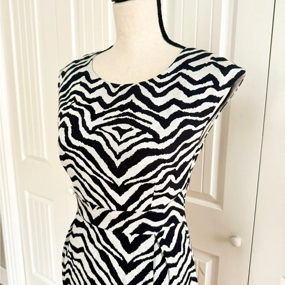 NWT Michael Kors Zebra Print Cut-Out Sheath Dress Mini Black White Size 4 - Picture 5 of 15
